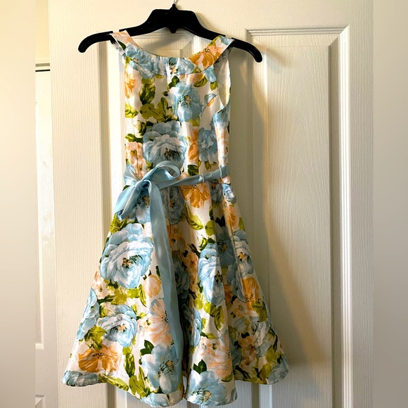 LILT -FLORAL DRESS - Picture 1 of 9